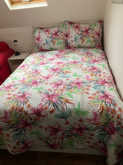 Mooie sprei met prachtige kleuren en 2 kussens, Ophalen, Gebruikt, Overige kleuren, Rechthoekig