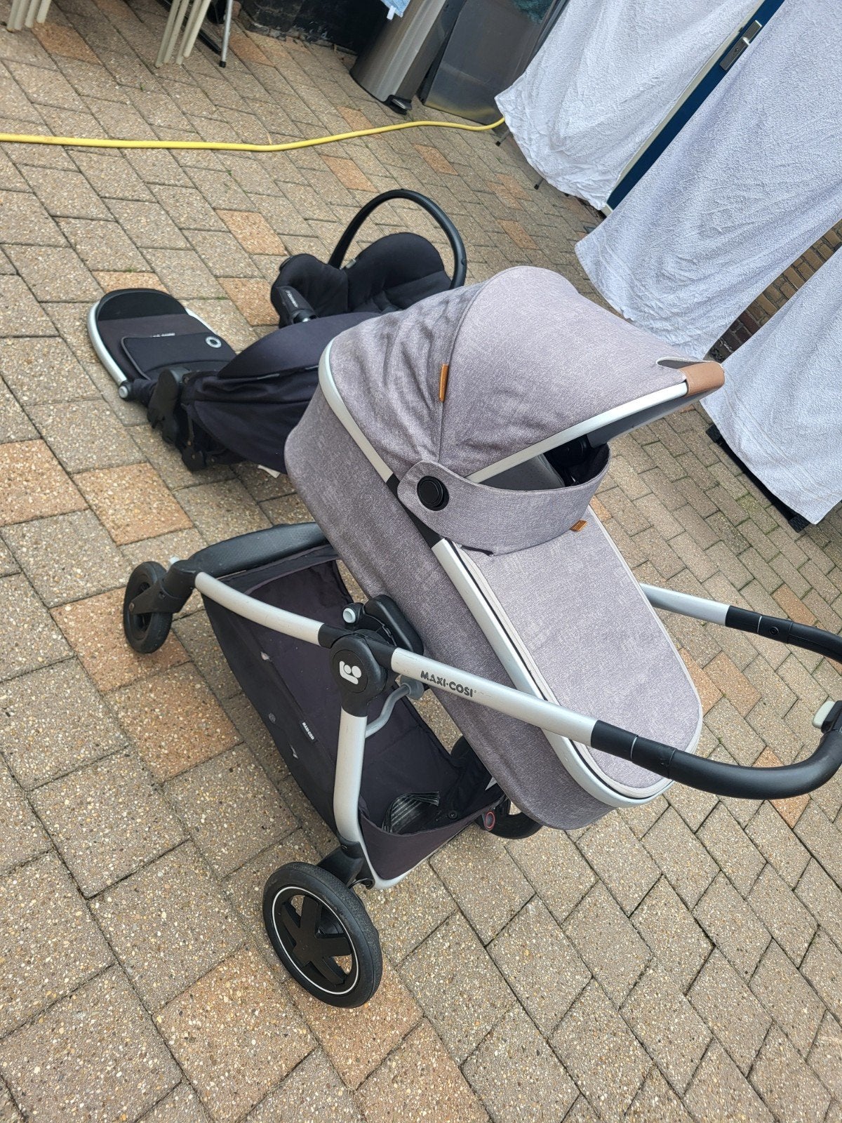 Maxi Cosi Adorra 2 met Oria en Axxis, Ophalen, Autogordel of Isofix, Gebruikt, 9 t/m 18 kg