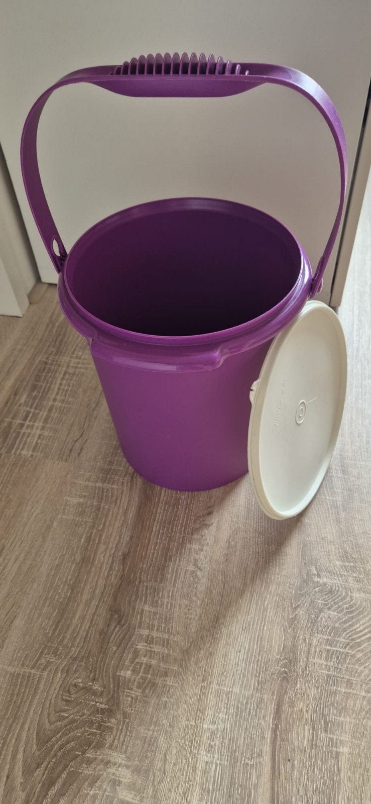 Tupperware emmer 8.5L paars met deksel en handvat, Gebruikt, Paars, Ophalen of Verzenden, Emmer