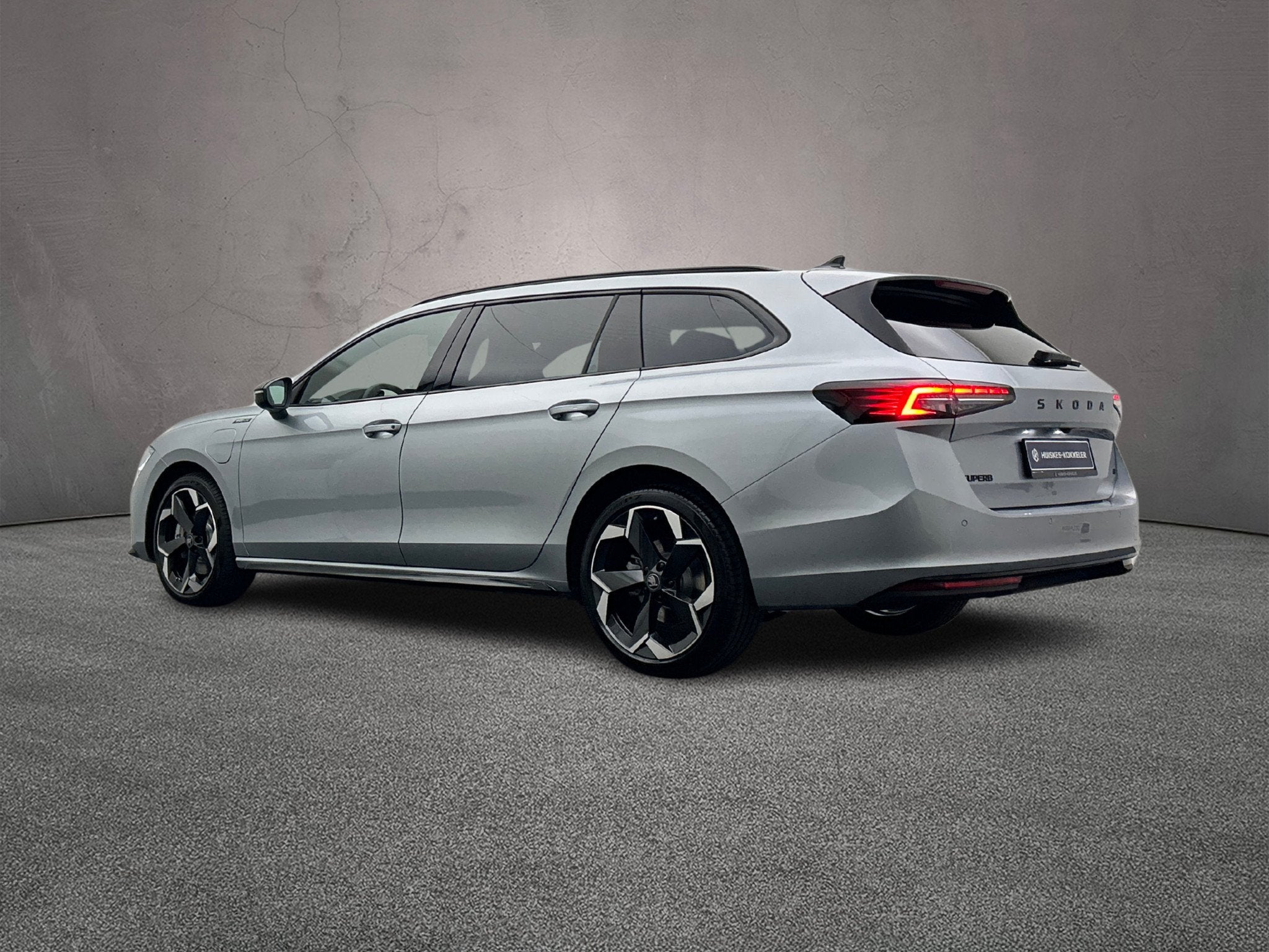 Skoda Superb Combi, Auto's, Skoda, Euro 6, 4 cilinders, 250 km/l, 135 min