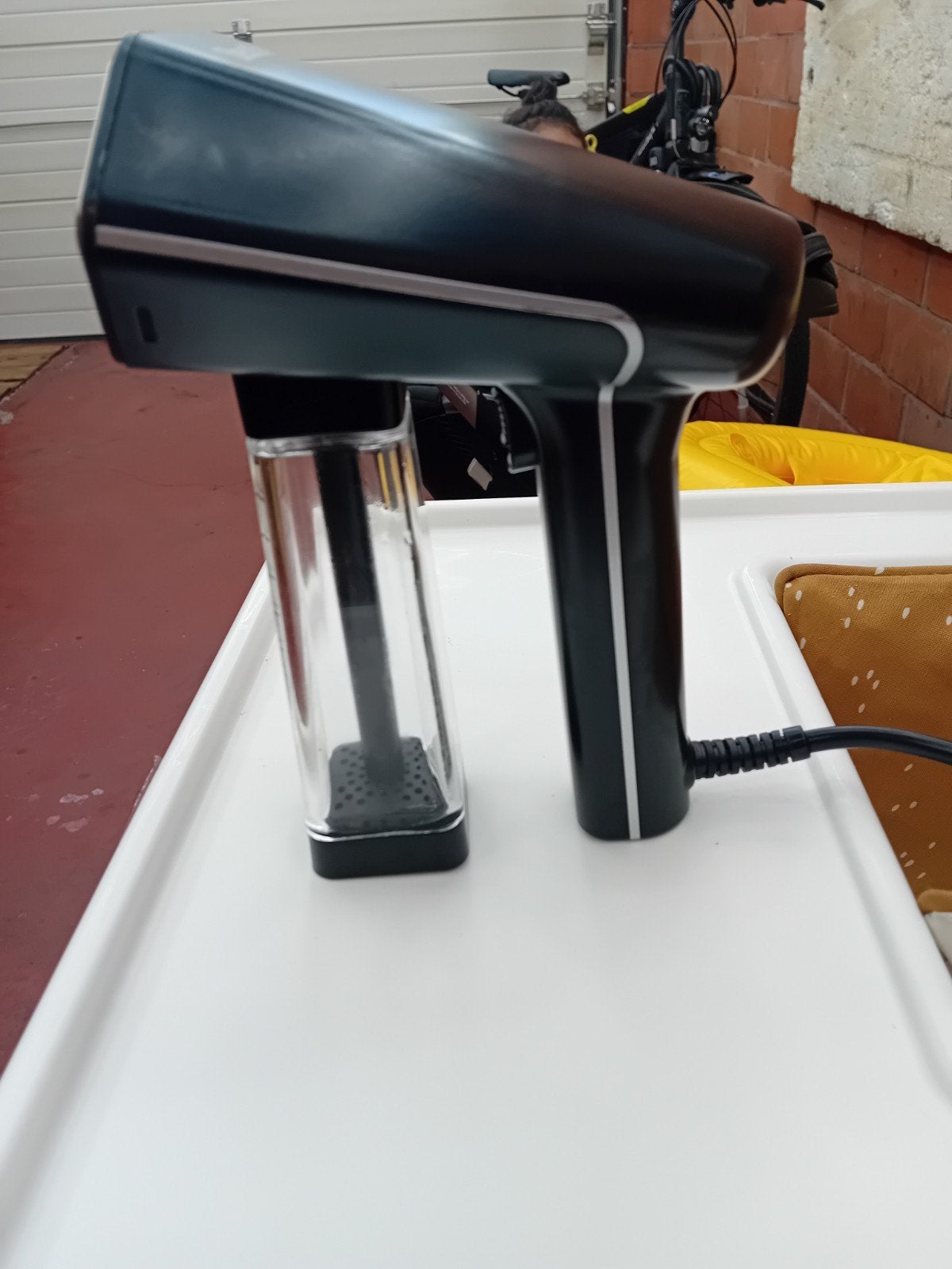 SteamOne kledingstomer, Ophalen, Zo goed als nieuw, Kledingstomer