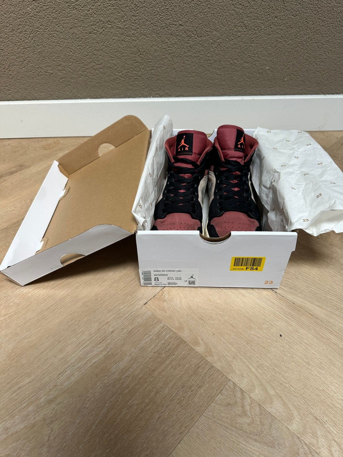 Jordan 1 mid - maat 39 eur/8 us, in goede staat!!, Ophalen of Verzenden, Gedragen, Sneakers of Gympen