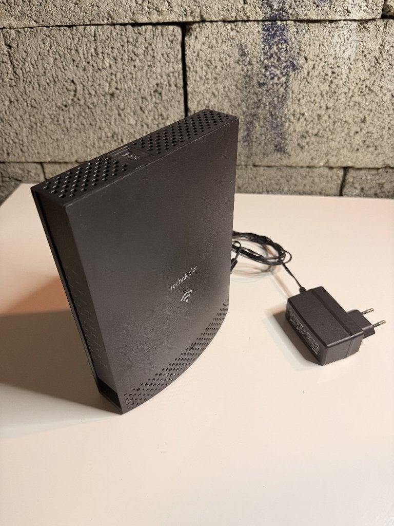 Technicolor Ziggo Modem – Model TC7210.Z, Ophalen of Verzenden, Gebruikt, Router met modem, Technicolor