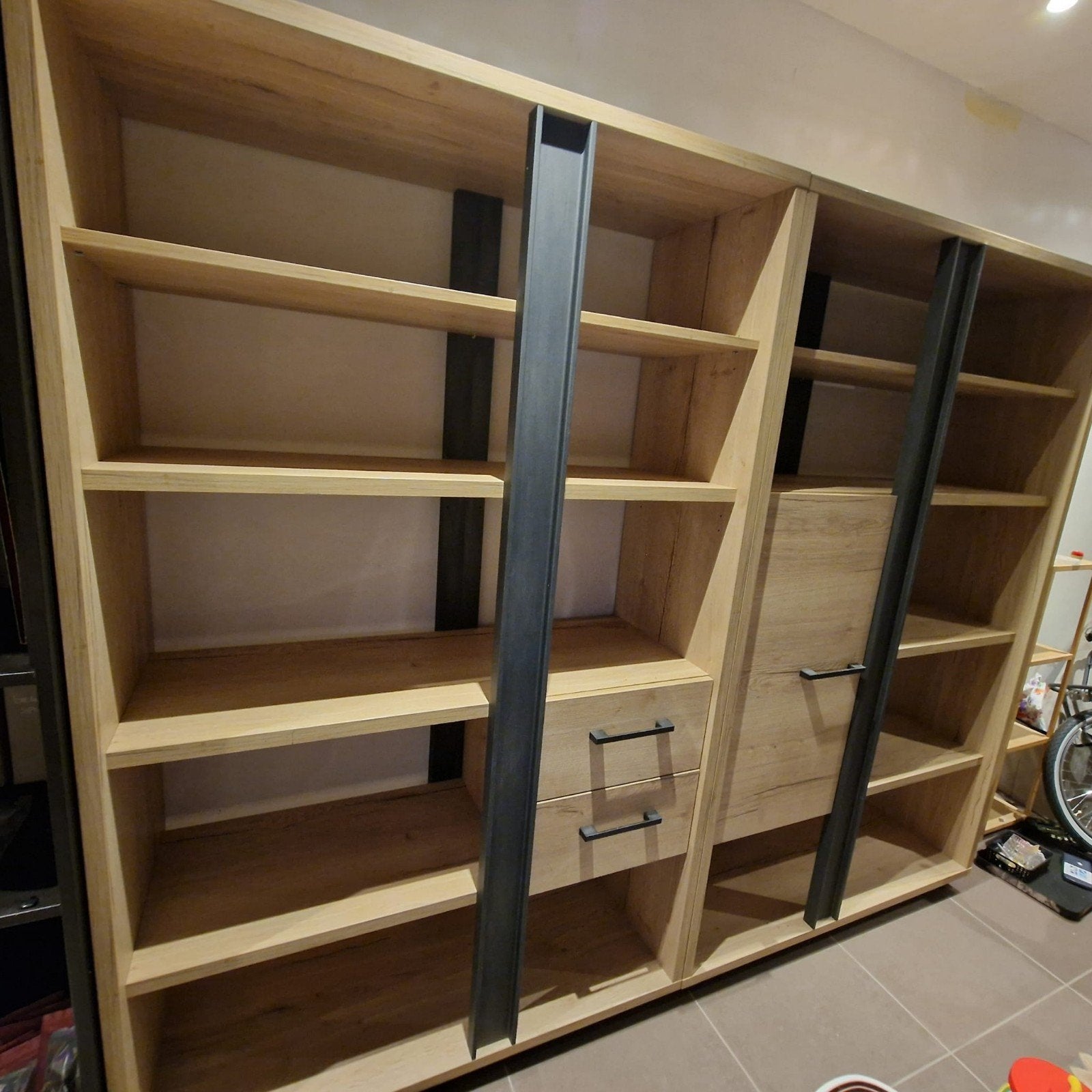 2 Grote kasten met lades en deuren - Eikenhout en metaal, Huis en Inrichting, Kasten | Boekenkasten, Ophalen, Met deur(en), 200 cm of meer