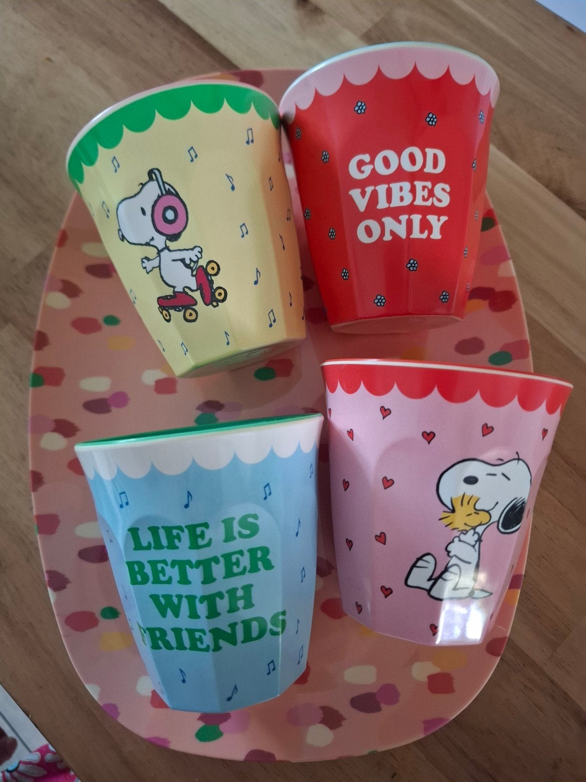 4 Rice melamine bekers en dienblad - Snoopy Peanuts NIEUW, Overige merken, Nieuw, Ophalen of Verzenden, Modern