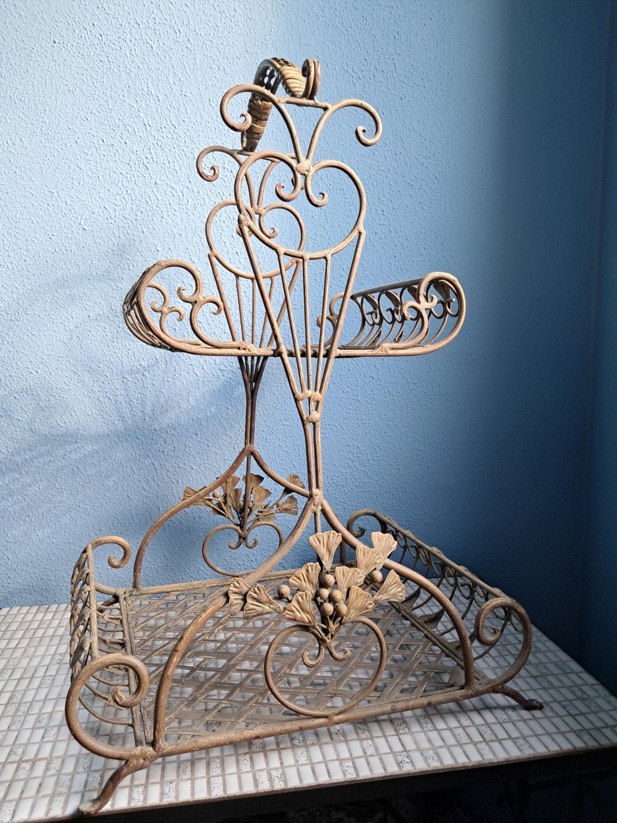 Prachtige metalen etagère, decoratief rek of fruitmand., Ophalen of Verzenden