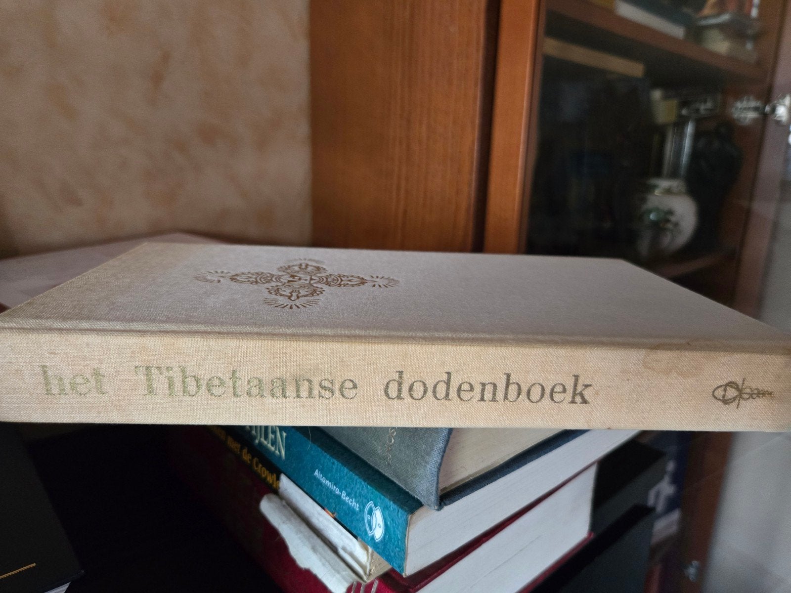 Het Tibetaanse Dodenboek - Vijfde druk (1976), Boeken, Ophalen of Verzenden, Gelezen, Spiritualiteit algemeen, Achtergrond en Informatie