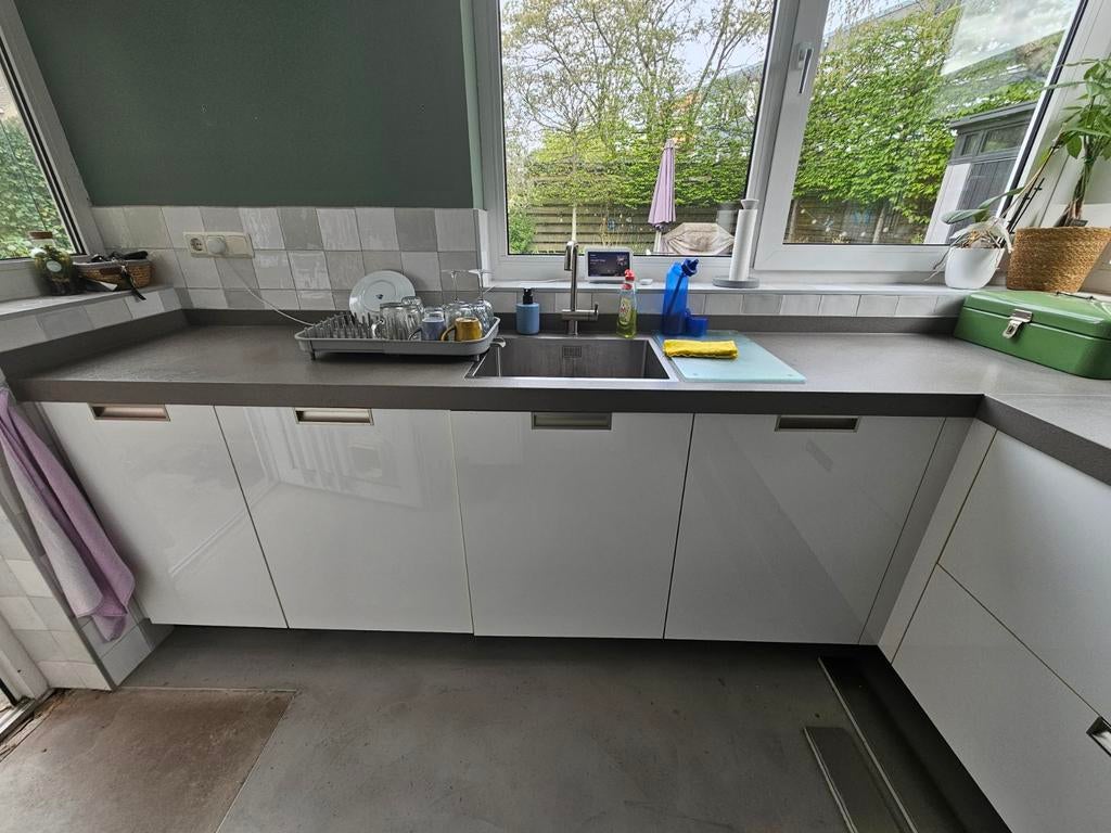 Grote hoekkeuken Rotpunkt met Neff inbouwapparatuur, Huis en Inrichting, Ophalen, Gebruikt, Wit, Hoekkeuken