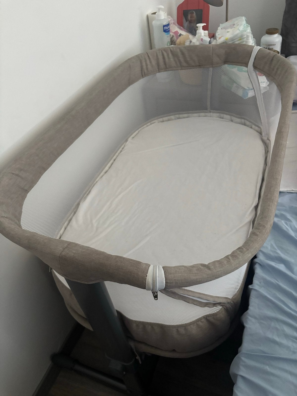 Baninni Nido Bedside Crib - Zo goed als nieuw, Ophalen, Zo goed als nieuw, Wieg