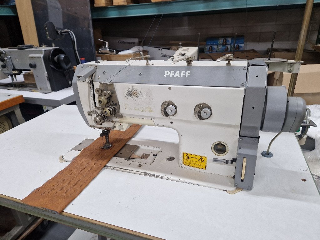 Pfaff 422–2-Naalds Naaimachine–17 mm Naaldafstand–Automaat 3, Ophalen, Naaimachine, Industrieel, Gebruikt
