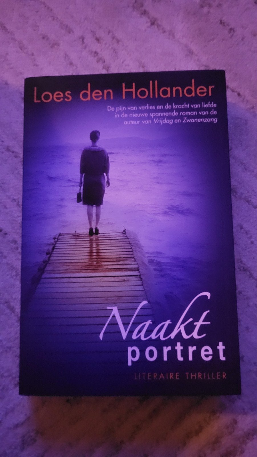 Loes den Hollander - Naakt Portret (Literaire Thriller), Ophalen of Verzenden, Zo goed als nieuw, Loes den Hollander, Nederland