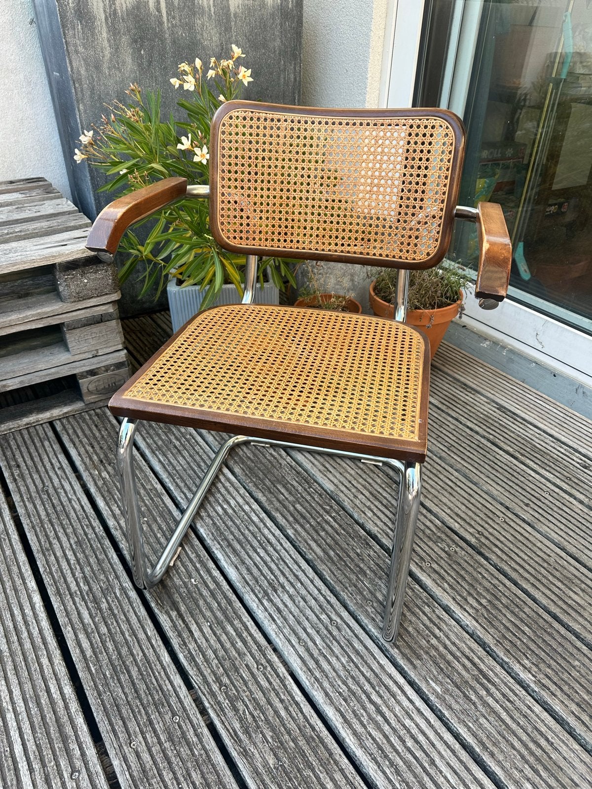 Marcel Breuer Stoel Donkerbruine Uitvoering met Armleuningen, Antiek en Kunst, Antiek | Meubels | Stoelen en Banken, Ophalen