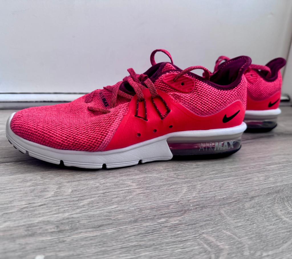 1x gedragen Nike Air Max, Ophalen of Verzenden, Zo goed als nieuw, Sneakers of Gympen