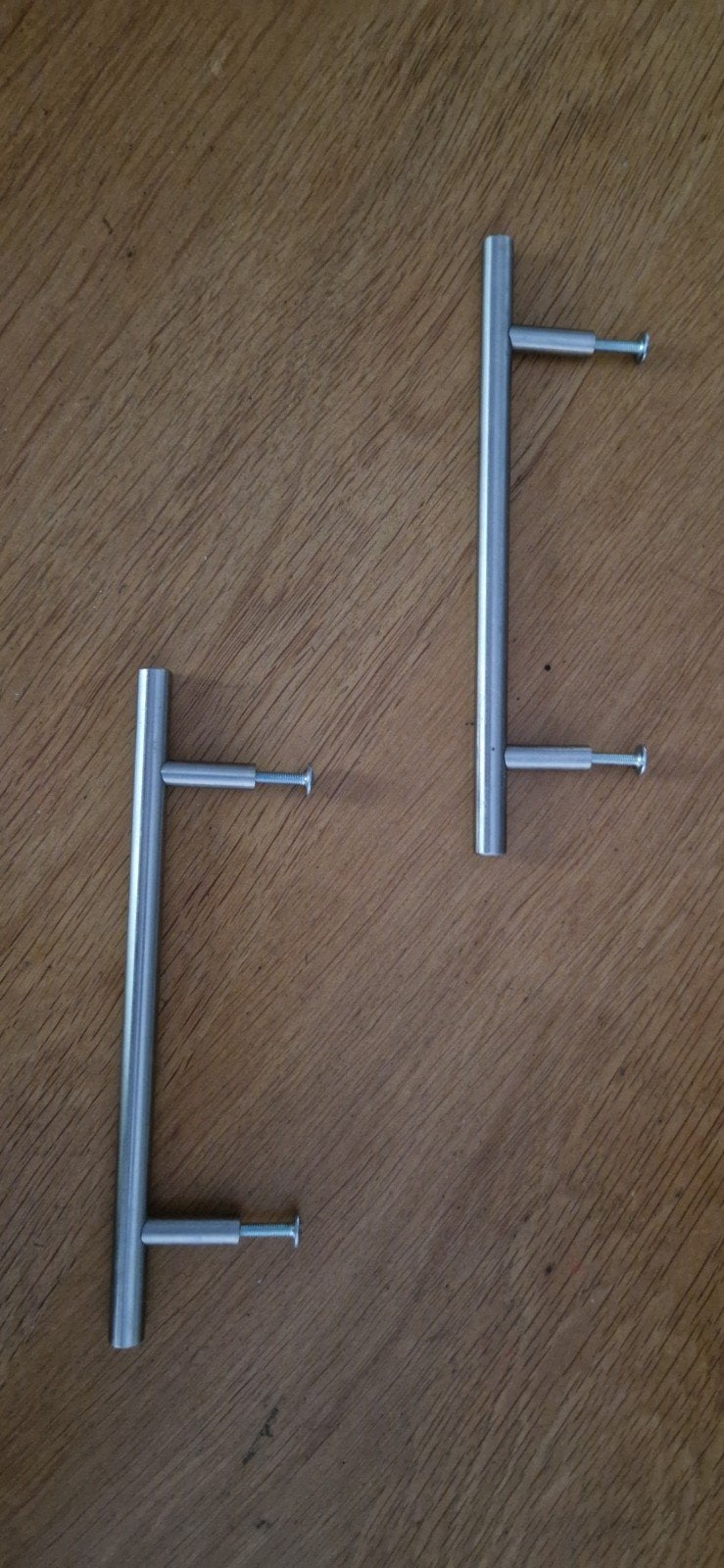 12x Aluminium keukenkastjes handgrepen, z.g.a.n., schroefafs, Overige typen, Zilver, Ophalen of Verzenden, Zo goed als nieuw