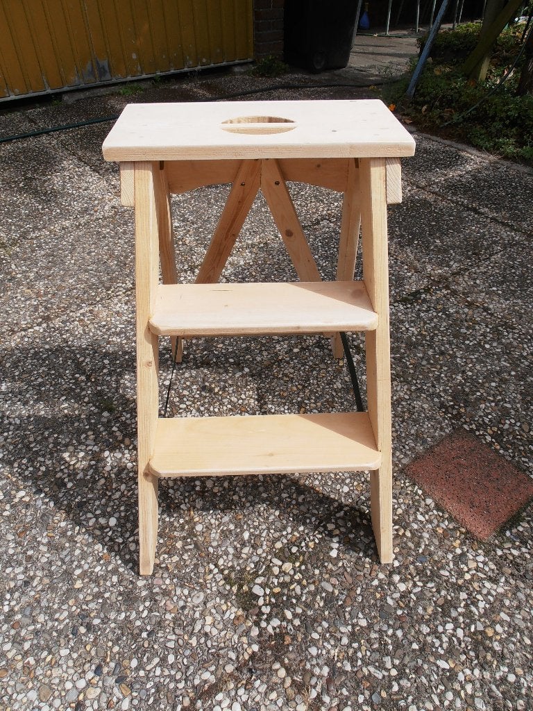 Nieuw blank houten trapje te koop, Doe-het-zelf en Verbouw, Ladders en Trappen, Ophalen of Verzenden, Nieuw, Trap, Minder dan 2 meter