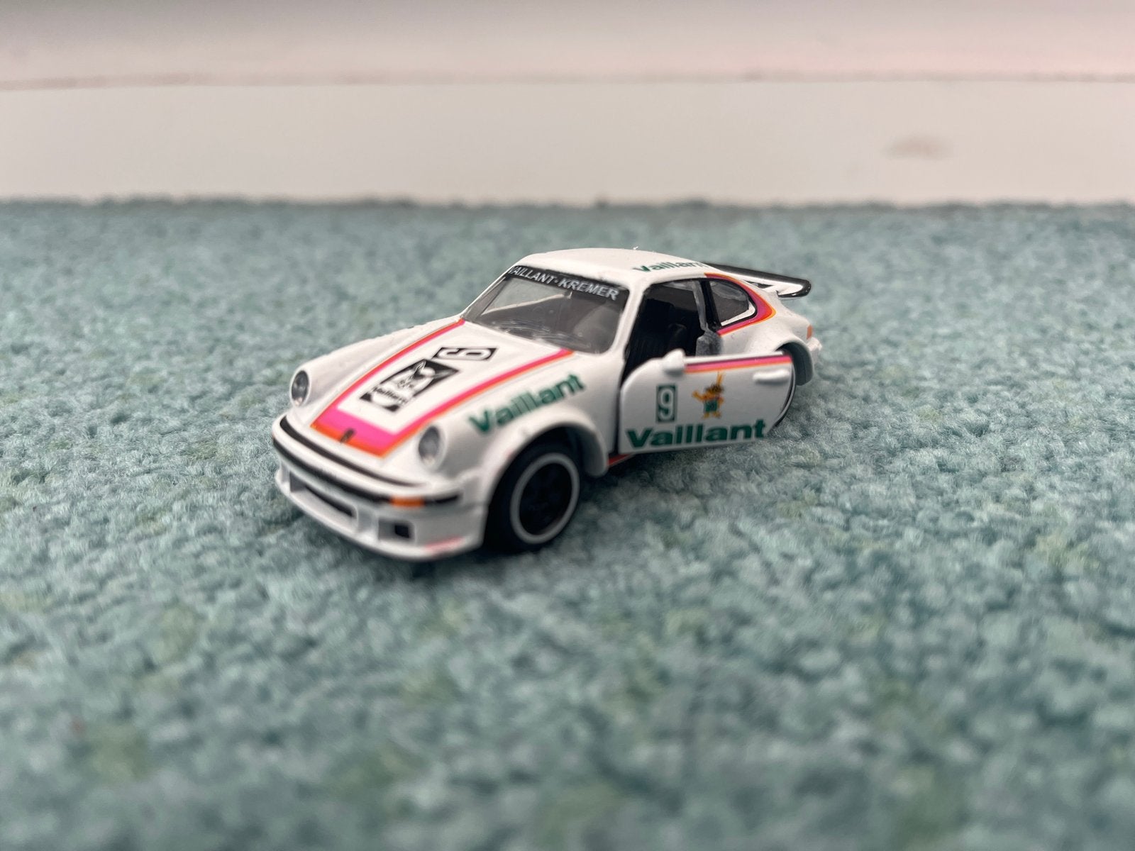 Majorette  Porsche 911 Carrera RSR Vaillant, Ophalen of Verzenden, Zo goed als nieuw