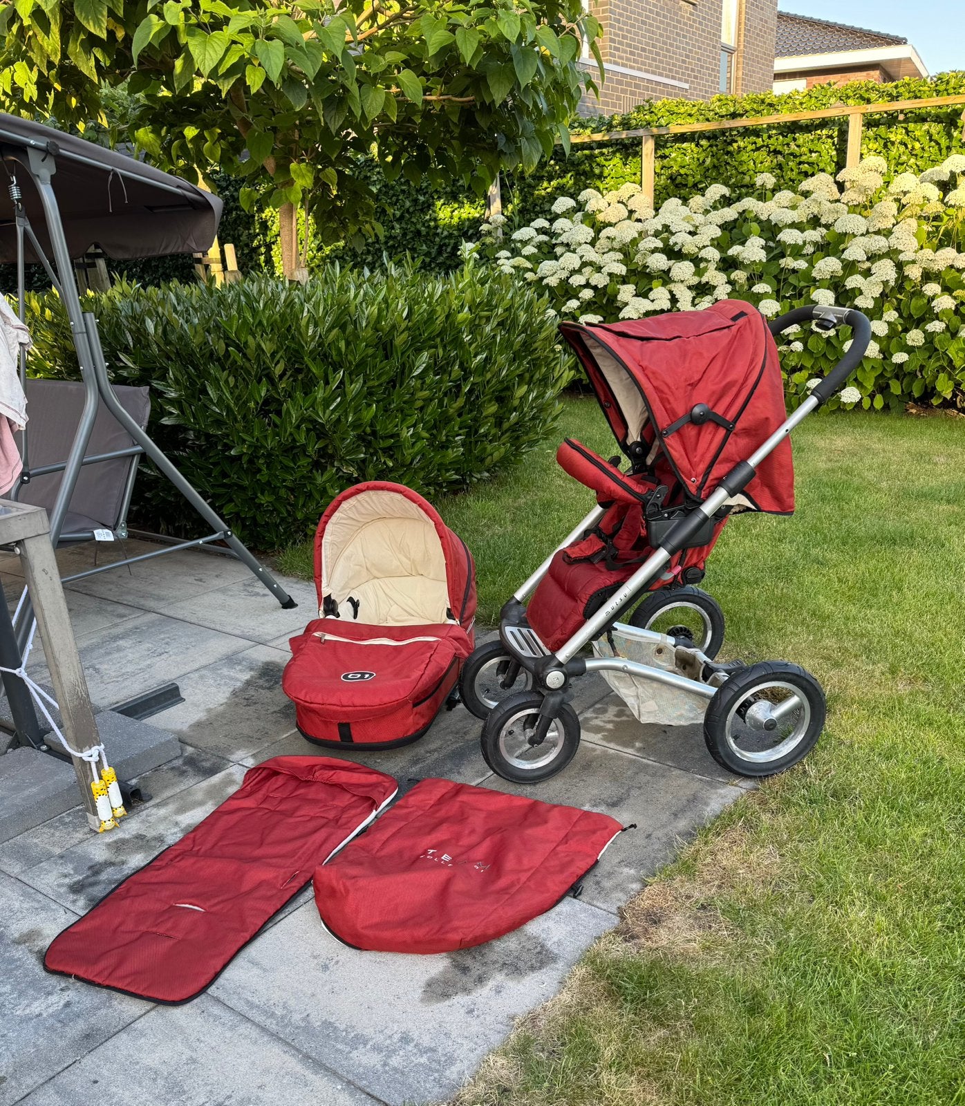 Rode Mutsy kinderwagen (2 in 1), Gebruikt, Mutsy, Verstelbare duwstang, Ophalen