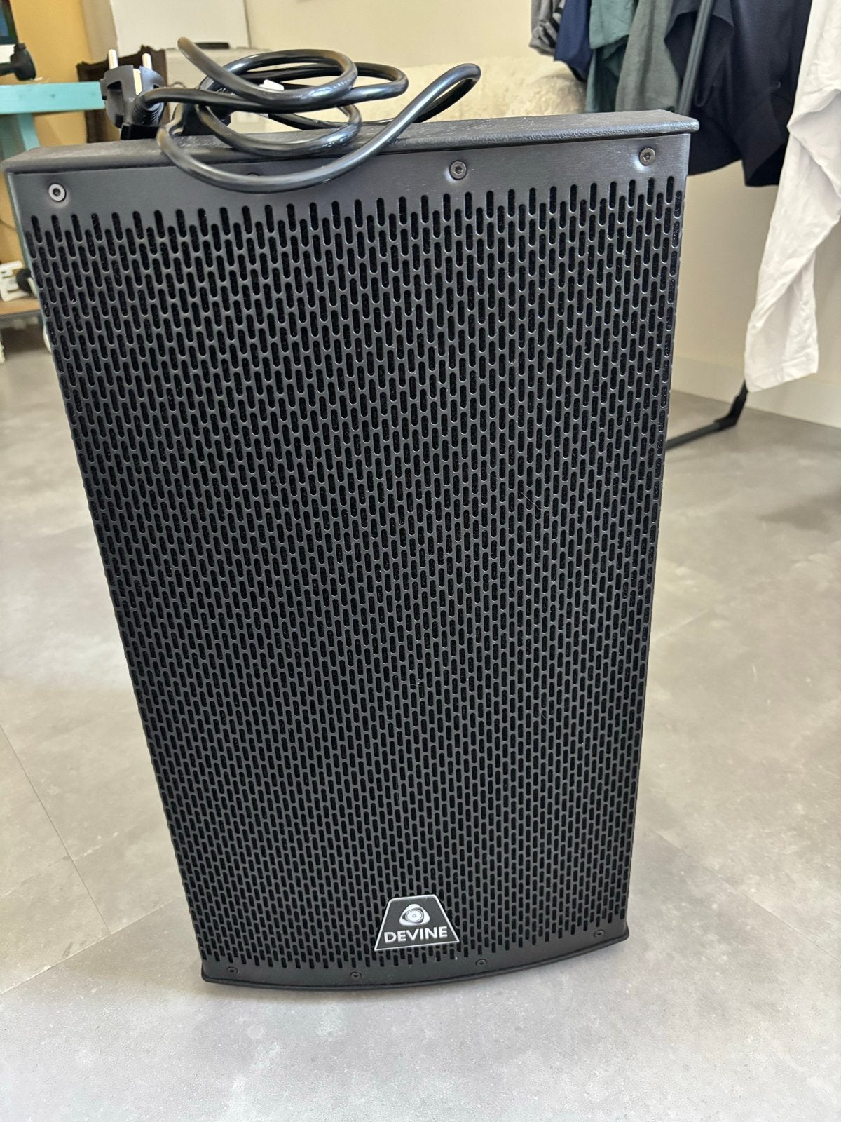 Devine Onyx 12A Actieve Luidspreker - Zo goed als nieuw, Audio, Tv en Foto, Luidsprekers, Party speaker, Zo goed als nieuw, AUX-ingang