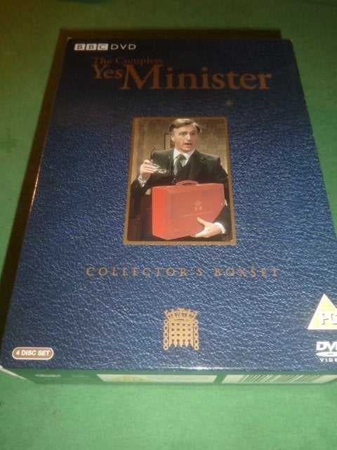 The complete Yes Minister    4 dvd-box  Geen Ned. subs, Alle leeftijden, Verzenden, Zo goed als nieuw, Komedie