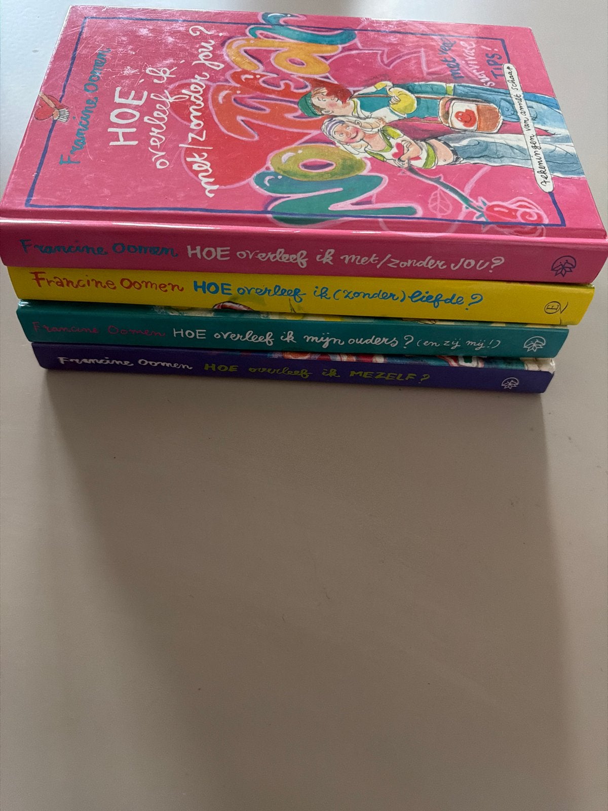 Francine Oomen - Hoe overleef ik... boekenreeks, Ophalen of Verzenden, Gelezen, Fictie algemeen