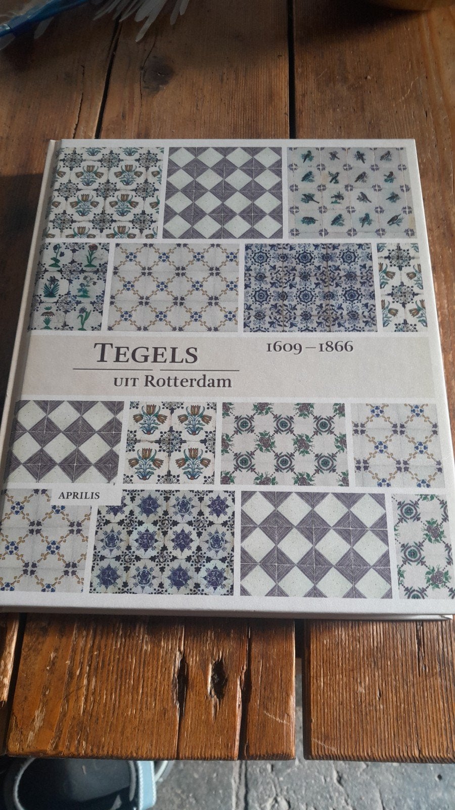 Tegels uit Rotterdam, Ophalen of Verzenden, Zo goed als nieuw