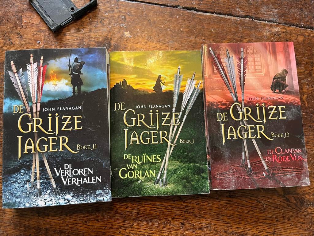 De Grijze Jager boeken 1, 11 en 13 - John Flanagan, Verzenden, Gelezen
