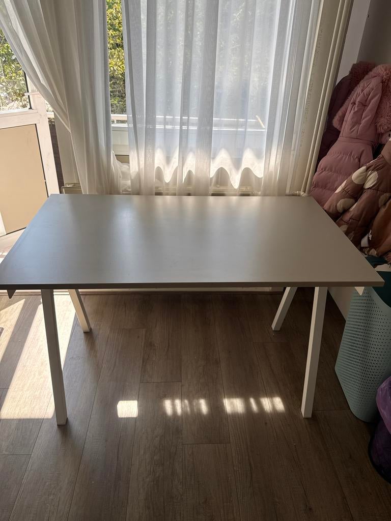 Netjes bureau - ideaal voor thuiswerkplek of student, Ophalen, Zo goed als nieuw