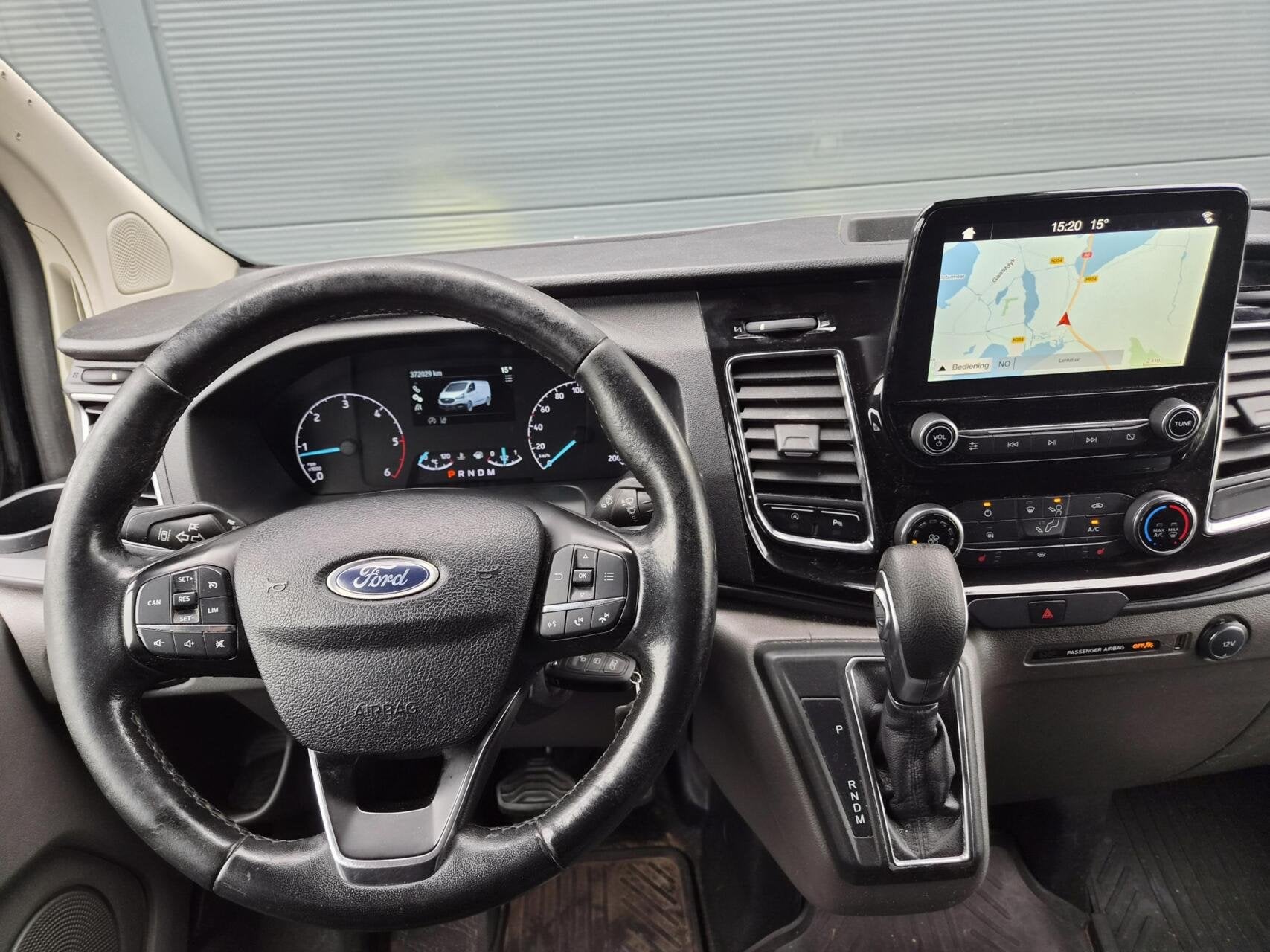 Ford Transit Custom 2.0 TDCI L2H1 Airco Navi 170pk Automaat, Automaat, Gebruikt, Euro 6, 4 cilinders