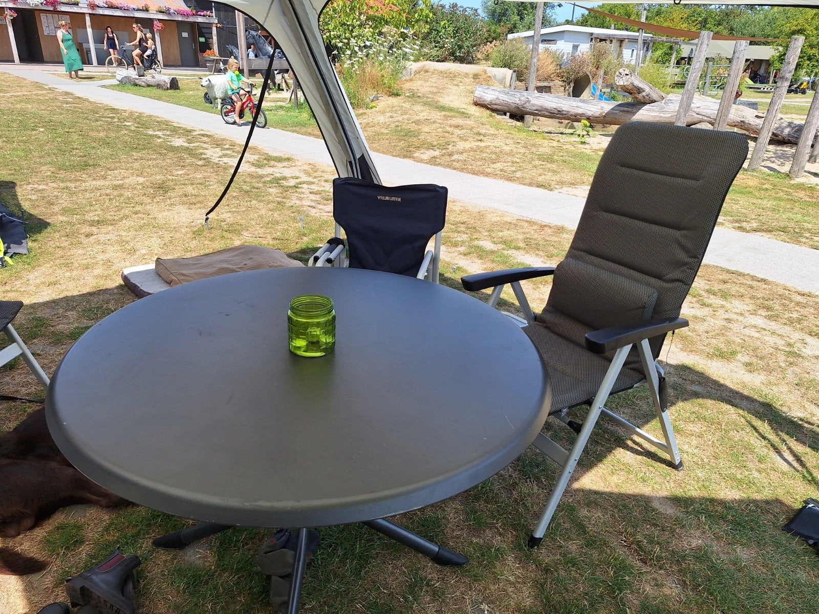 mooie grote kunststof tafel voor op de camping of feestje, Ophalen of Verzenden, Campingtafel