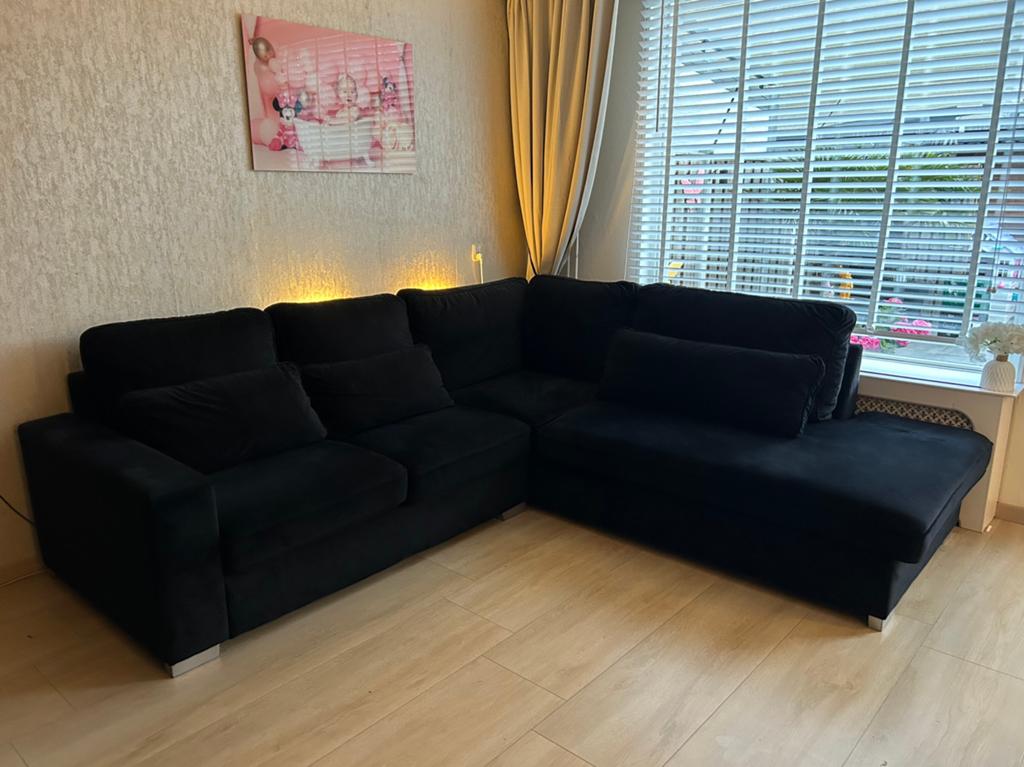 Zwarte velvet hoekbank en 6 eetkamerstoelen, Huis en Inrichting, Banken | Complete zithoeken, Ophalen, Gebruikt