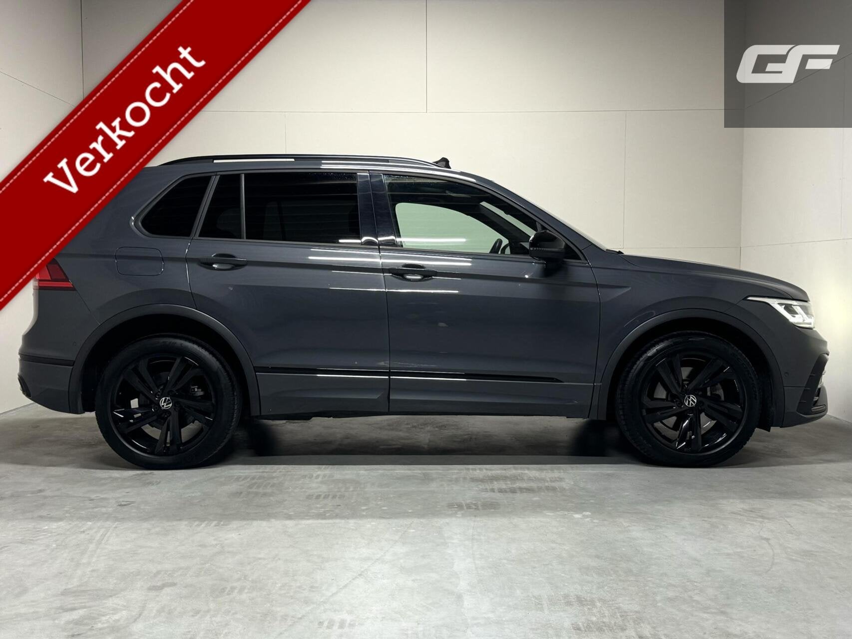 Volkswagen Tiguan 1.4 TSI eHybrid Black Style R-Line Pano Sf, Zwart, 4 cilinders, Met garantie (alle), Hybride Elektrisch/Benzine