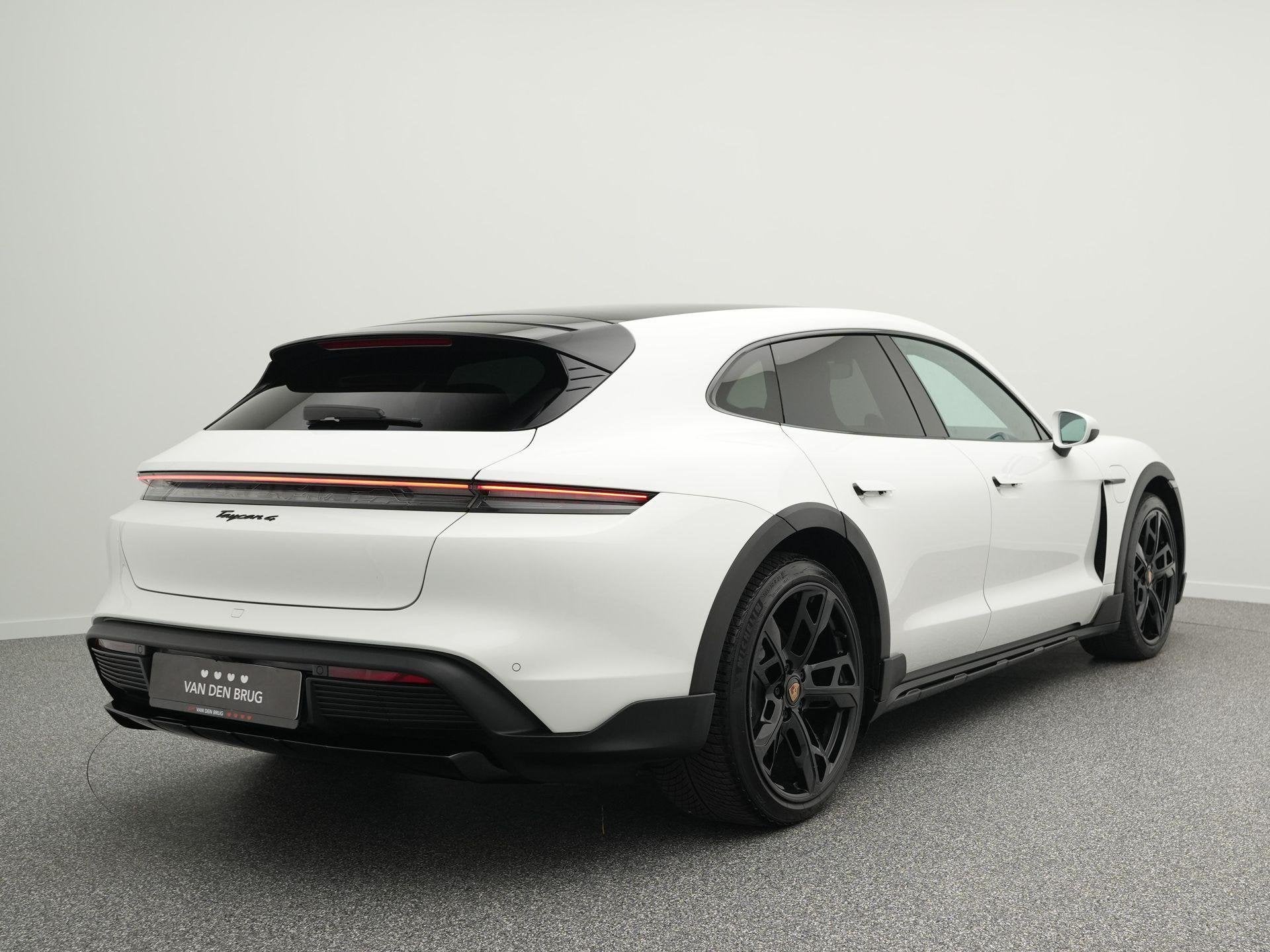 Porsche Taycan Cross Turismo 4 93 kWh 380pk | Sportchrono |, Auto's, Automaat, Zwart, Vierwielaandrijving, SUV of Terreinwagen