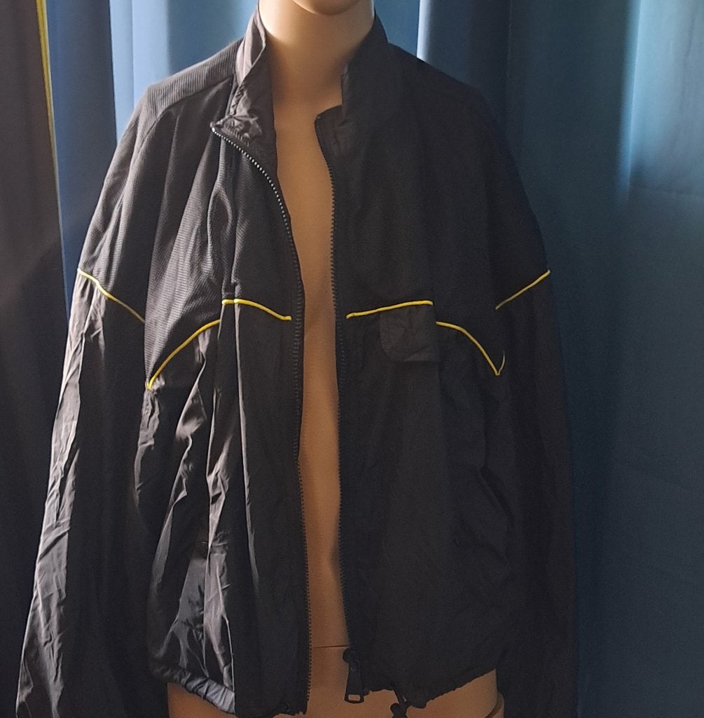 Nikkie Sportief Jasje - Zwart met Gele Details, Verzenden, Zwart, Maat 42/44 (L), Zo goed als nieuw