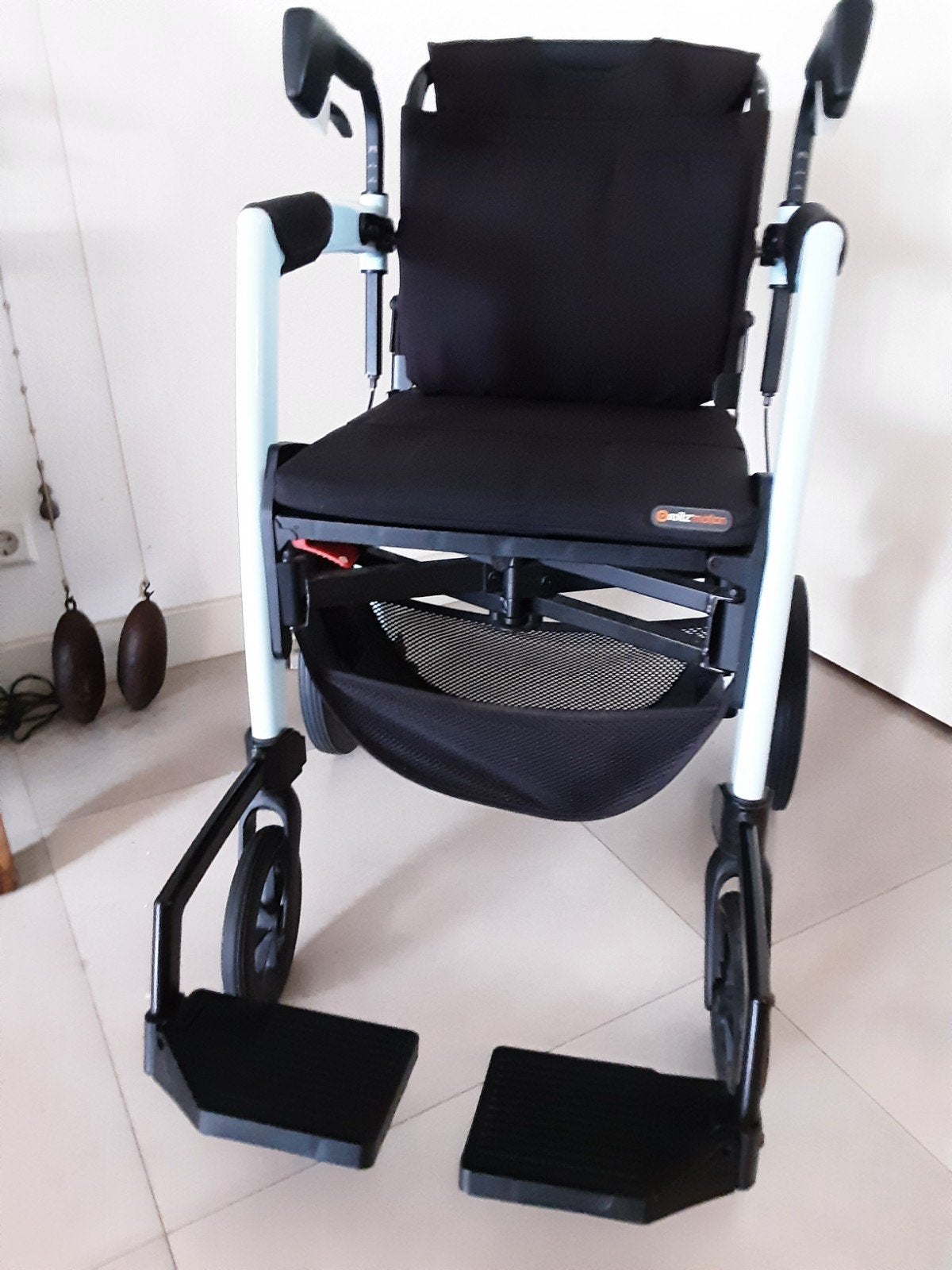 Rollz motion rolstoel en rollator, zo goed als nieuw, Diversen, Ophalen of Verzenden, Zo goed als nieuw, Duwrolstoel