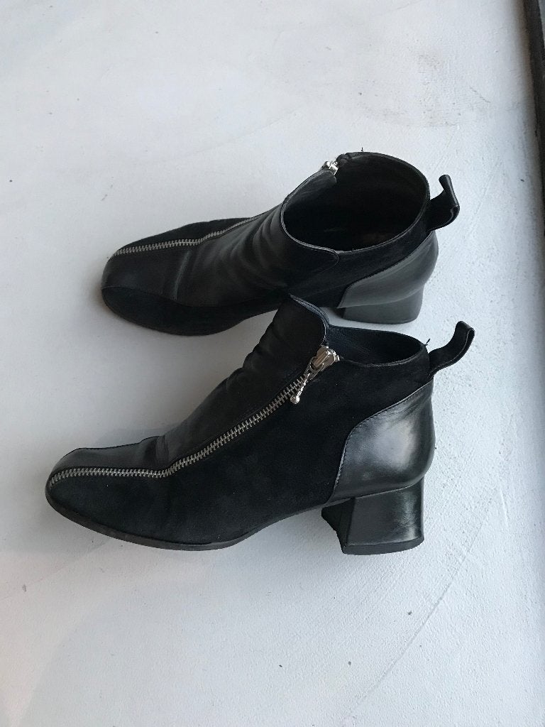 mooi leren laarsje mt. 37, Kleding | Dames, Schoenen, Ophalen of Verzenden, Zo goed als nieuw, Zwart