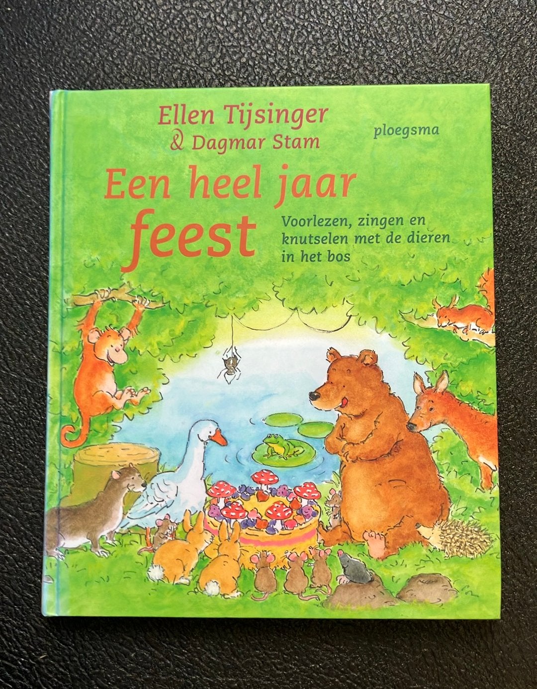 Ellen Tijsinger - Een heel jaar feest, Gelezen, Ellen Tijsinger, 5 of 6 jaar, Fictie algemeen
