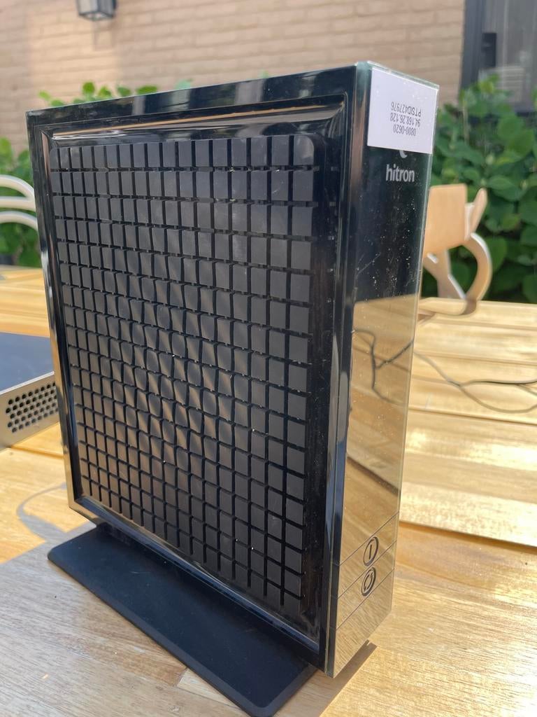 Hitron CGNV4 Kabelmodem Router, Ophalen of Verzenden, Zo goed als nieuw, Router met modem