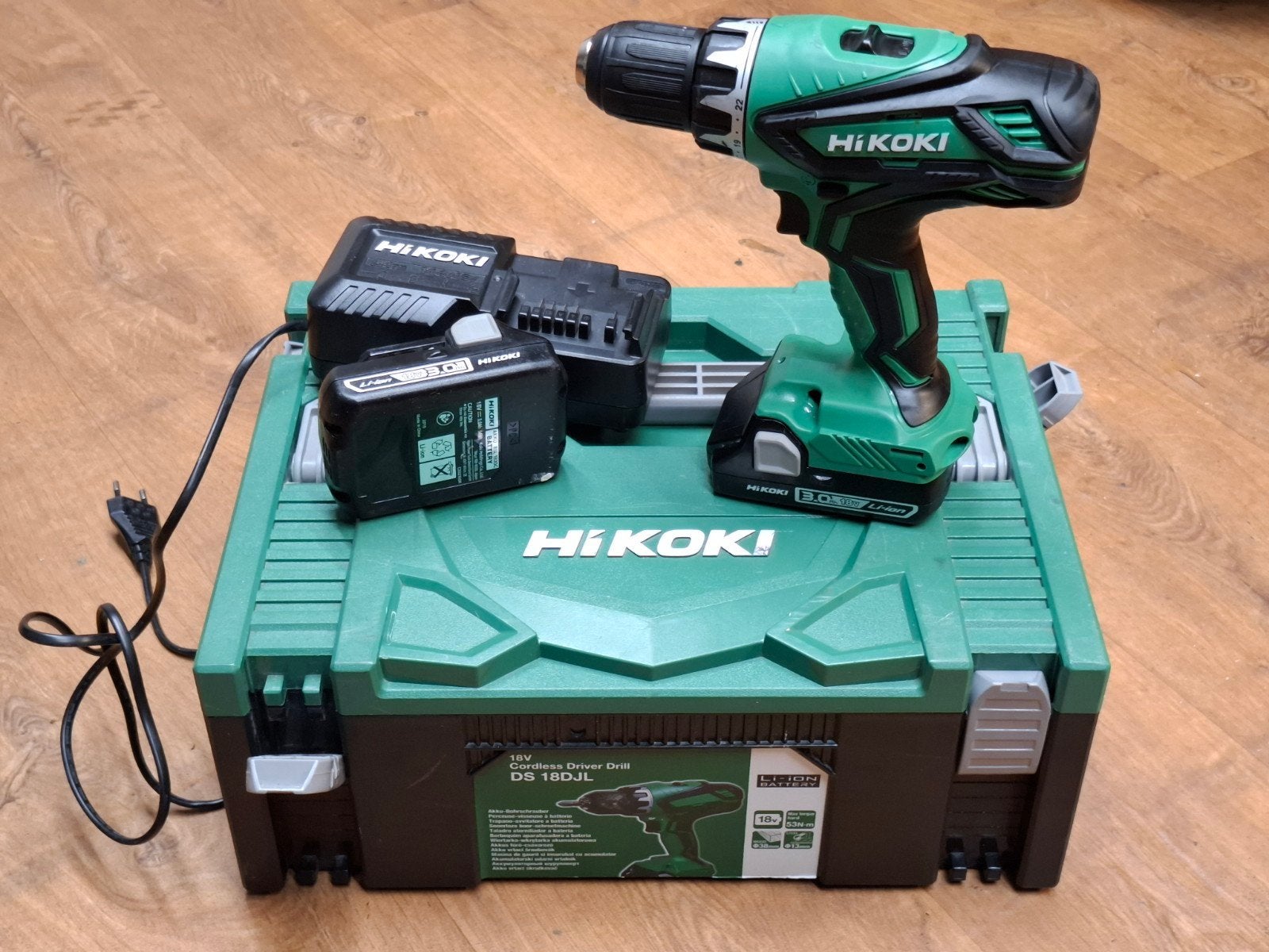 Hikoki DS 18DJL Accuboormachine met 2 accu's en lader, Gebruikt, Variabele snelheid, Ophalen of Verzenden, Boor- en Schroefmachine