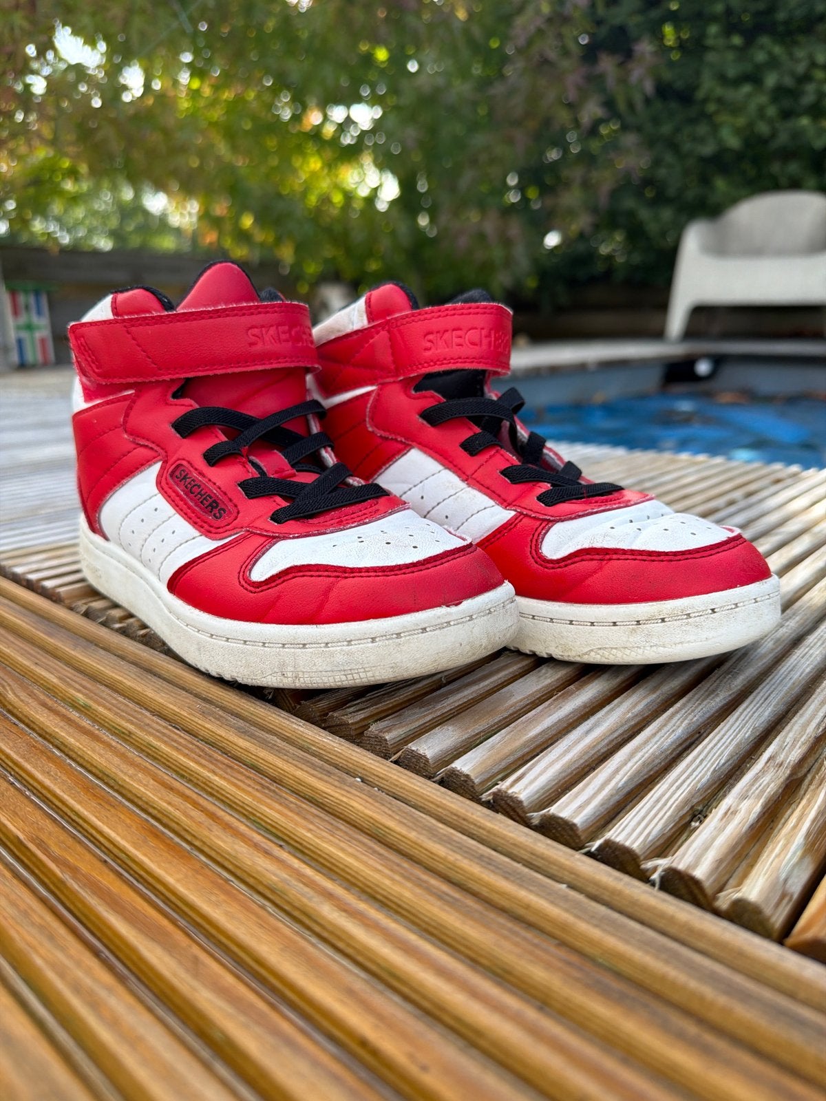 Skechers hoge sneakers rood/wit - Maat 33, Ophalen of Verzenden, Gebruikt, Jongen of Meisje, Sportschoenen