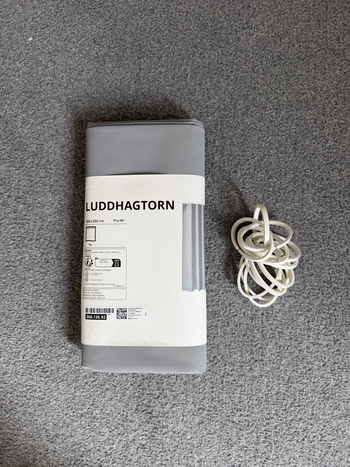 Gratis IKEA LUDDHAGTORN douchegordijn met haakjes, Huis en Inrichting, Wit, Nieuw, Douche-accessoire, Ophalen
