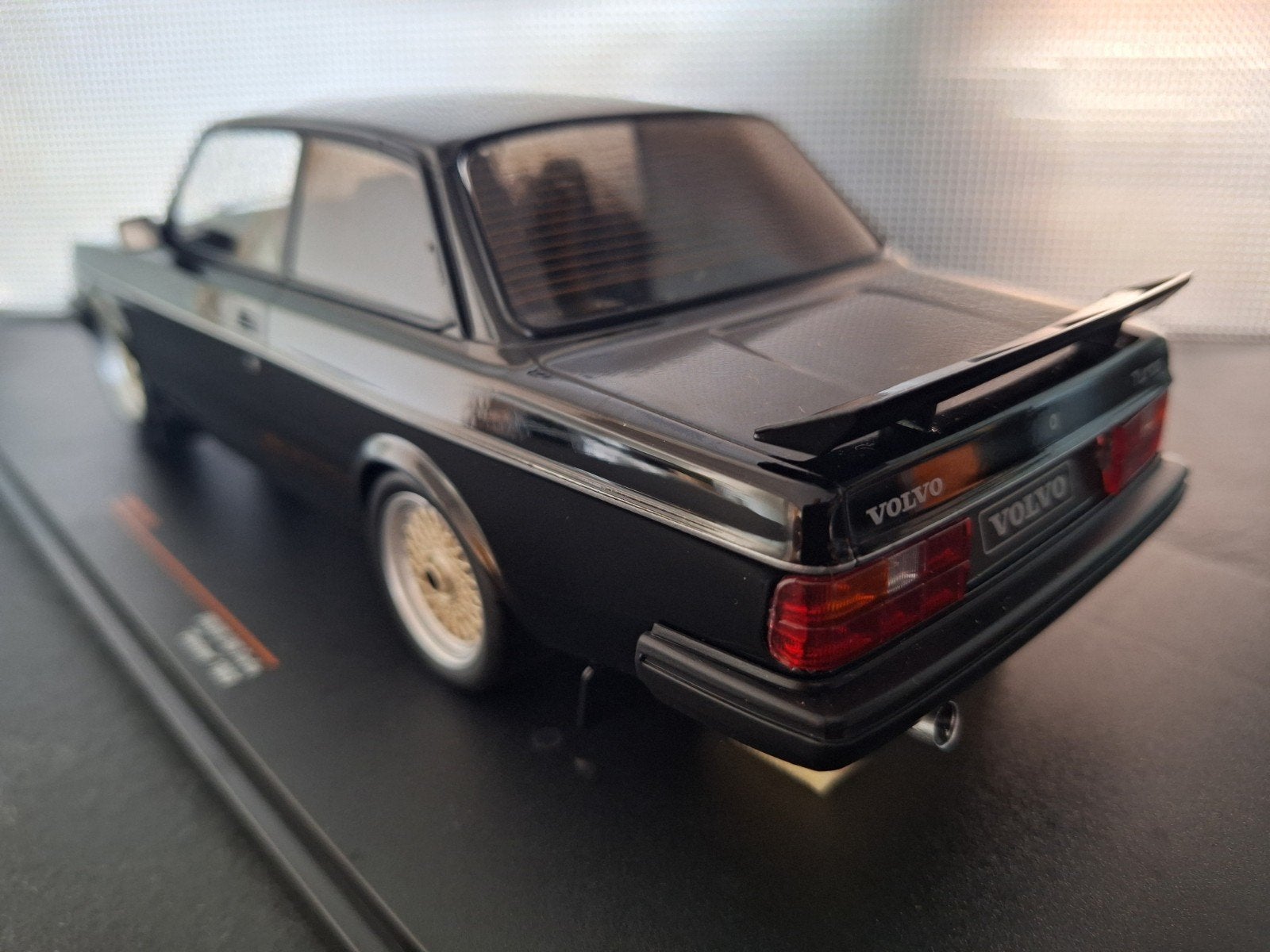 Volvo 240 Turbo Custom 1986 Schaal 1:18, Overige merken, IXO, IXO, Nieuw