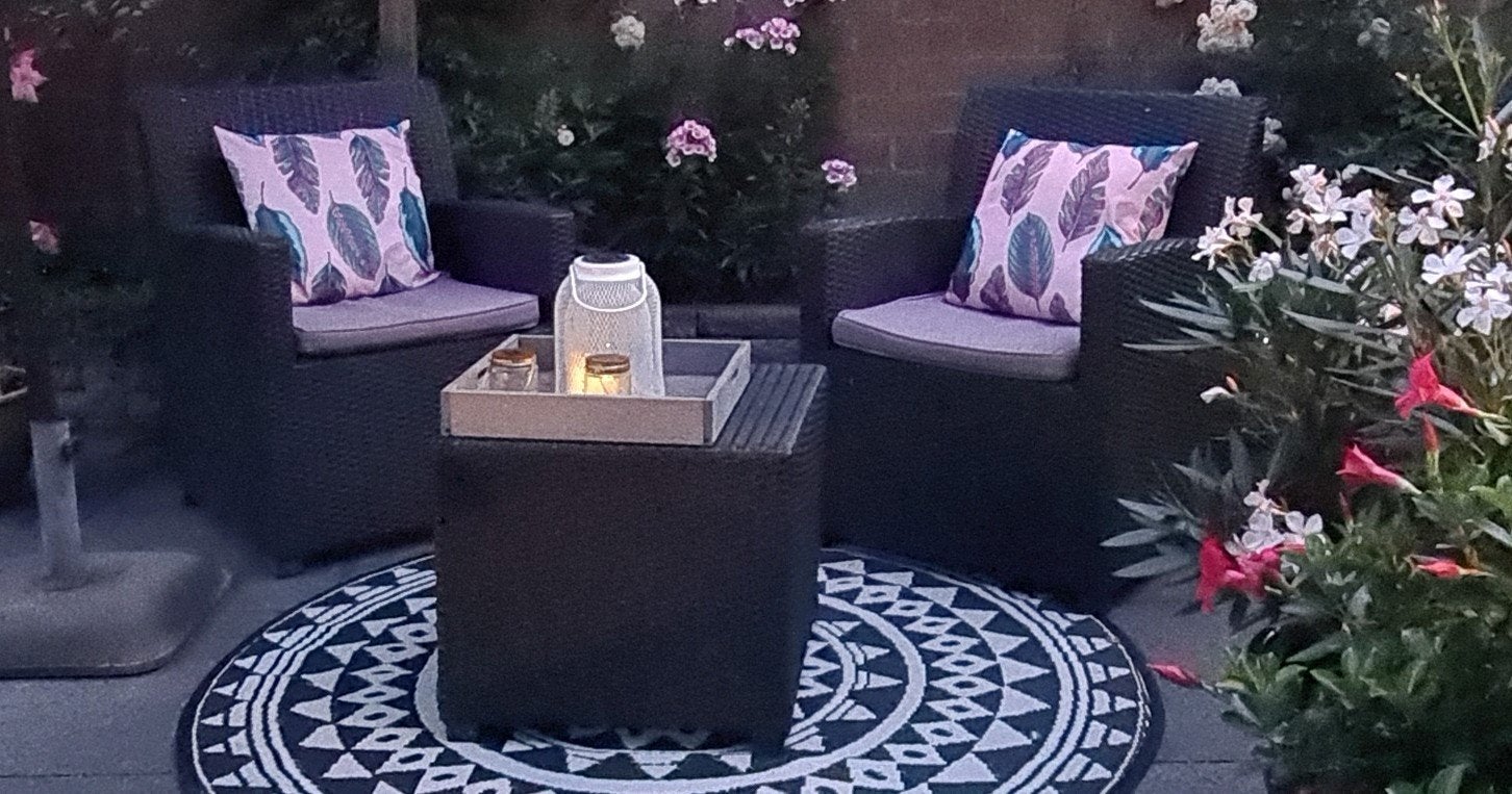 Gratis afhalen.Wicker Loungeset met 2 Stoelen en Bijzettafel, Tuin en Terras, Tuinsets en Loungesets, Ophalen, Gebruikt, Wicker