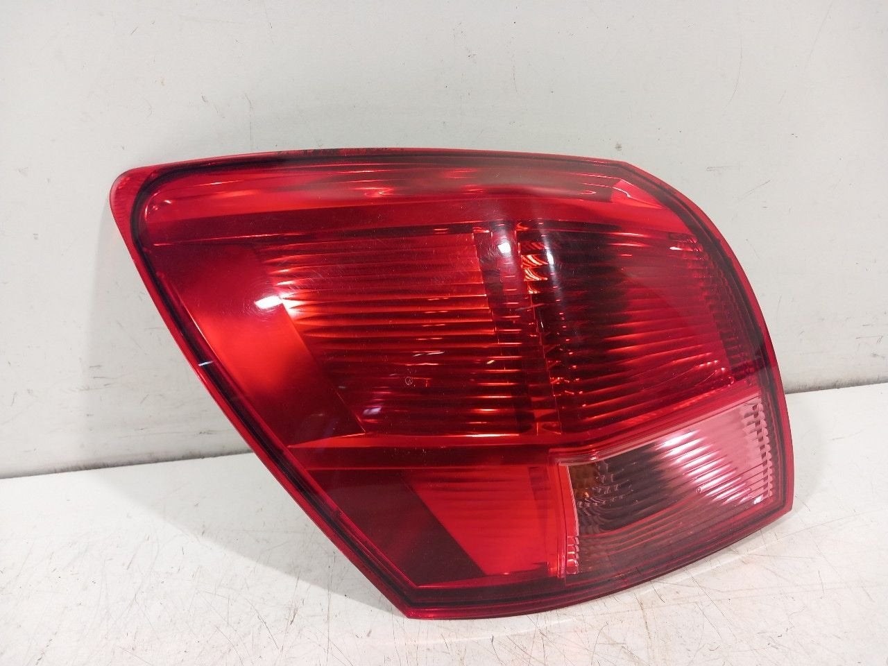 Achterlicht links buiten Nissan Qashqai, Onderdelen@venauto.nl, Van der Ven Autorecycling B.V., Gebruikt, Ettenseweg 76, 4706 PB Roosendaal, The Netherlands