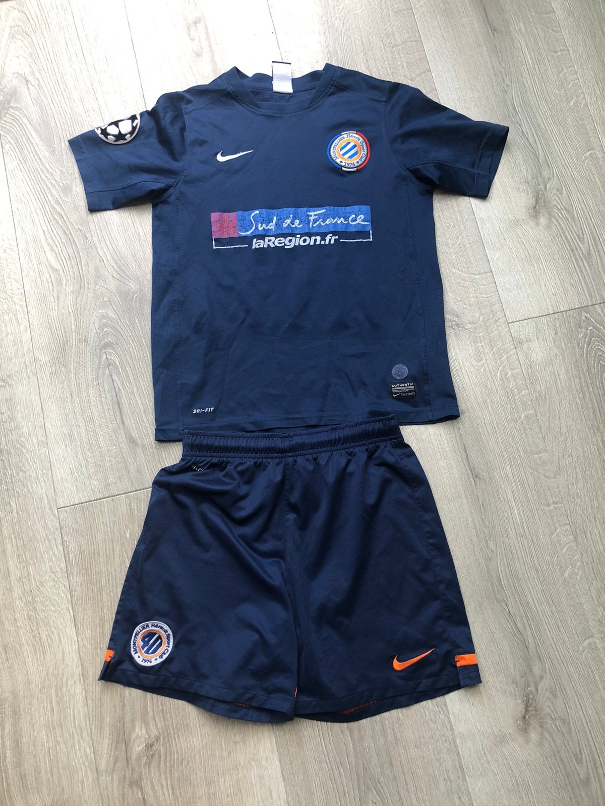 Dri Fit Authenic Nike Sport Tenue  Montpellier blauw-oranje, Gebruikt, Sport- of Zwemkleding, Ophalen of Verzenden, Nike