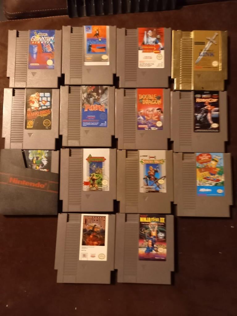 NES + 14 spellen, Spelcomputers en Games, Games | Nintendo NES, Avontuur en Actie, Gebruikt, 2 spelers, Ophalen of Verzenden