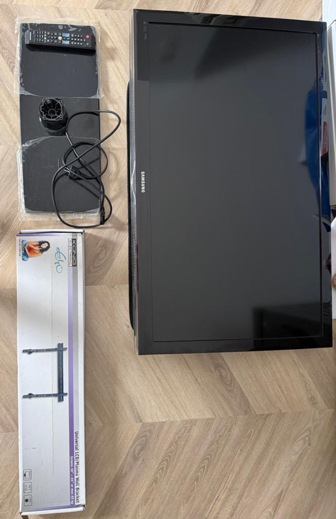 Samsung tv incl. Hangbeugel., Verzenden, Zo goed als nieuw, 25 tot 50 cm, 100 tot 150 cm