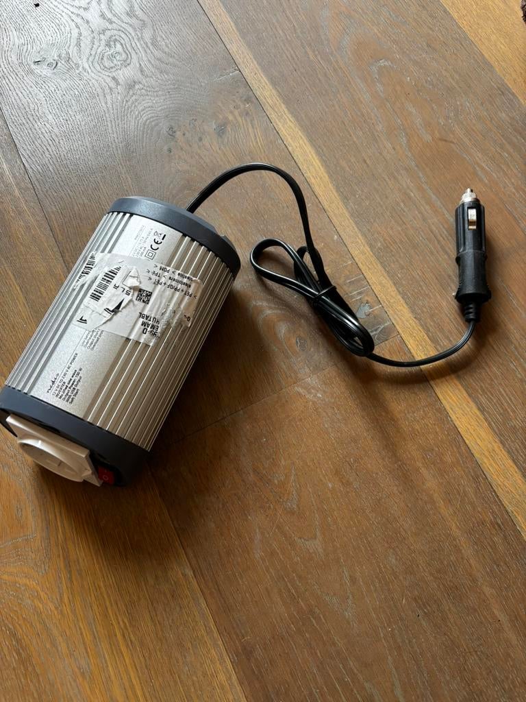 Auto adapter oplader 12v, Ophalen, Zo goed als nieuw