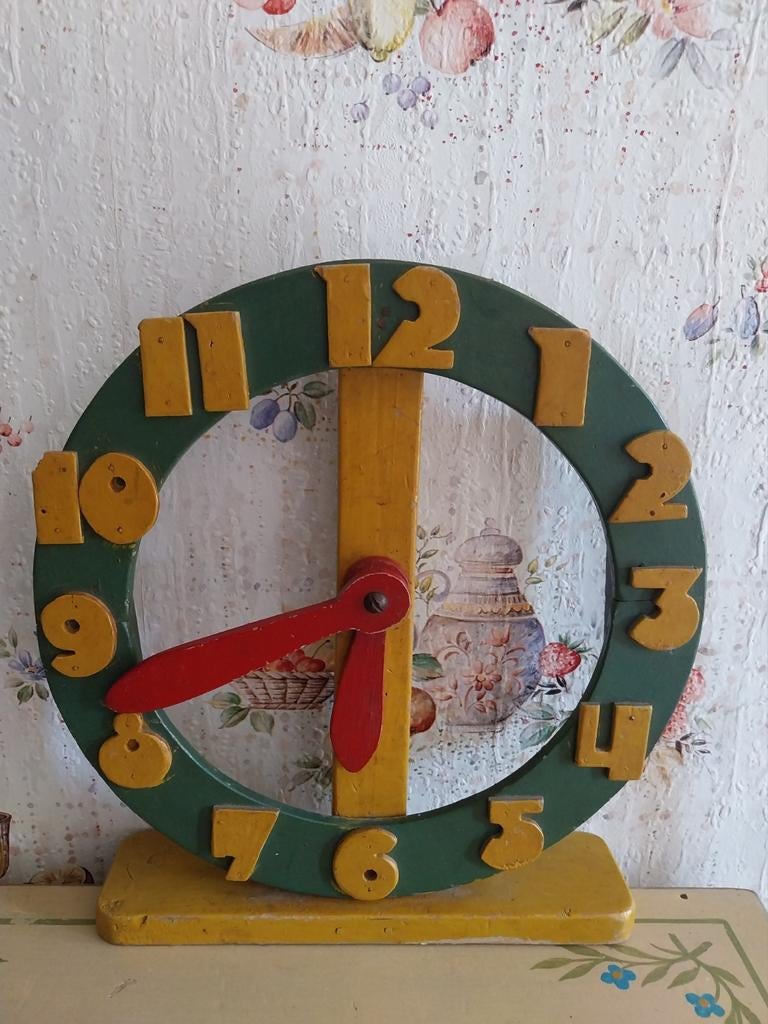 Houten Huisvlijtklok van Tante Brocante, Ophalen of Verzenden