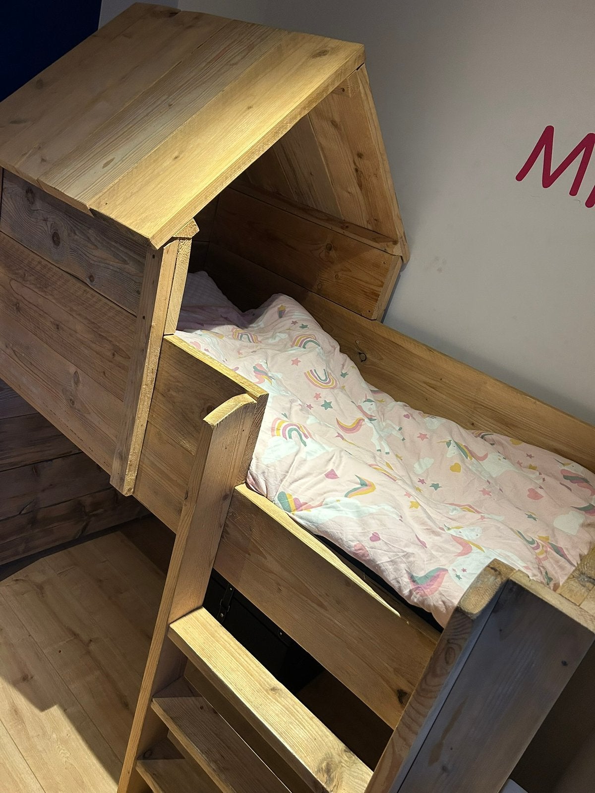 Halfhoog kinder bed, Kinderen en Baby's, Kinderkamer | Stapelbedden en Hoogslapers, Ophalen, Zo goed als nieuw, Hoogslaper