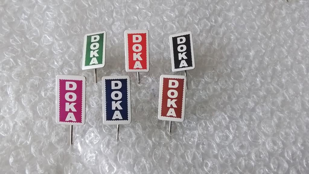 6 verschillende kleuren speldjes coöperatie doka, Ophalen of Verzenden, Zo goed als nieuw, Overige onderwerpen